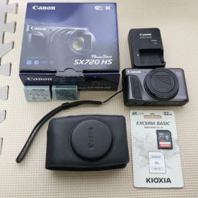 Canon PowerShot SX720 HS本体と付属品（液晶ドット欠け）