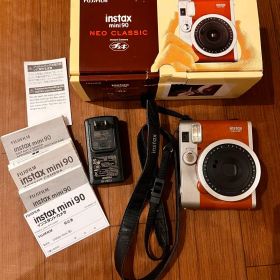 富士フイルム instax mini 90 NEO CLASSIC チェキ