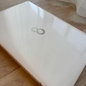 富士通 LIFEBOOK AH50/A3 ホワイト