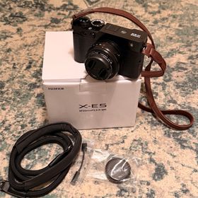 フジフイルム(富士フイルム)のFUJI FILM X-E5 X-E5 XF23レンズキット BLACK(ミラーレス一眼)