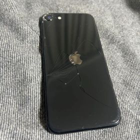 Apple iPhone SEブラック (ひび割れあり)