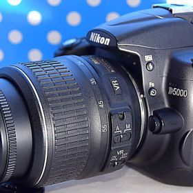 ✨美品・軽量✨初心者オススメ✨Nikon ニコン D5000 一眼レフカメラ✨