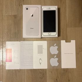 【箱付き】Apple iPhone 8 シルバー 本体美品