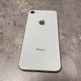 iPhone8 シルバー