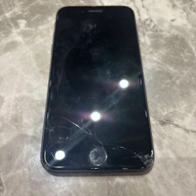 Apple iPhone 8 本体 画面傷あり