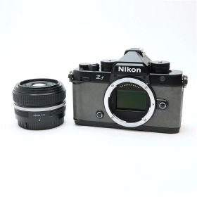 【中古】 《美品》 Nikon Zf Z 40mm F2（SE）レンズキット プレミアムエクステリア張替み ブラック [ デジタルカメラ ]