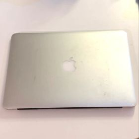 MacBook Air 2017 13インチ / 256GB / 8GB