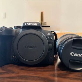 Canon EOS R10 RF-S18-150 IS STM 18-150