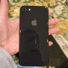 Apple iPhone 8 ブラック