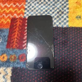 Apple iPhone 8 ブラック 本体