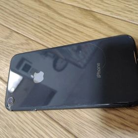 iPhone8 ブラック 画面ひび割れあり