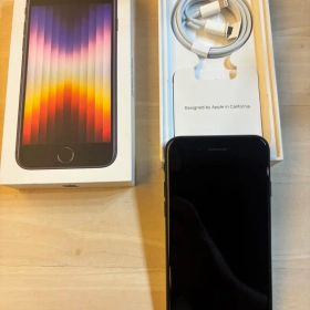 Apple iPhone SE (第3世代) ブラック 本体