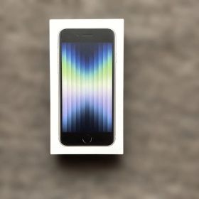 Apple iPhone SE (第3世代) ホワイト 4.7インチ