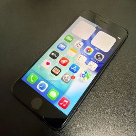 バッテリー新品 iPhoneSE第3世代64GB SIMフリー 美品9758