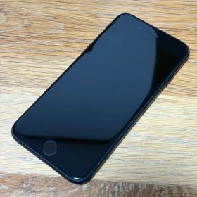 ジ*ア様 バッテリー新品 iPhoneSE第3世代64GB SIMフリー 美品