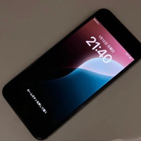 バッテリー新品 iPhoneSE第3世代 本体64GB SIMフリー