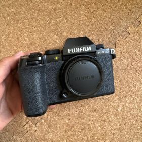 FUJIFILM X-S10 デジタル一眼レフカメラ