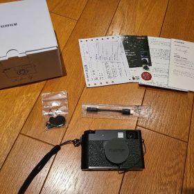 富士フイルム(FUJIFILM) X-half ブラック F X-hf1