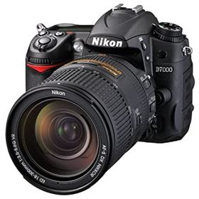 【中古】Nikon デジタル一眼レフカメラ D7000 スーパーズームキット AF-S DX NIKKOR 18-300mm f/3.5-5.6G ED VR付属 D7000 LK18-300