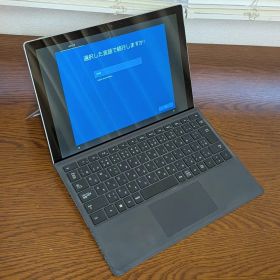 Microsoft Surface Pro5 タイプカバー、充電コード付属