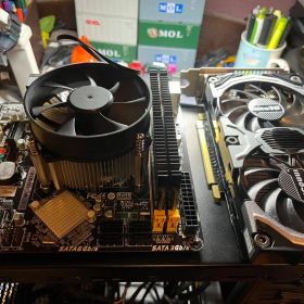 H81MHV3 core i5 4690 ddr3 8gb gtx970付き