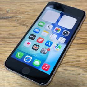 ト*タ様 バッテリー新品 iPhoneSE第3世代64GB SIMフリー