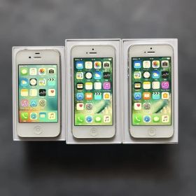 iPhone 5 16GBが2台 iPhone 4s 32GB が1台 合計3台