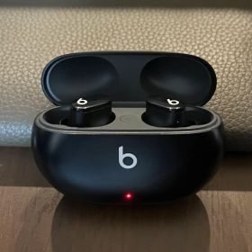 【気まぐれ値下】Beats Studio Buds ブラック ワイヤレスイヤホン