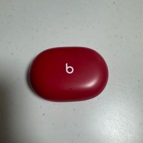 Beats Studio Buds レッド
