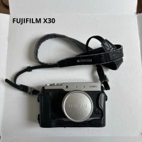 FUJIFILM X30 デジタルカメラ バッテリー付き