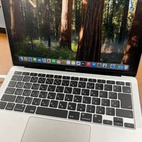 MacBook Air M1シルバー メモリ: 8GBストレージ: 256GB