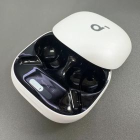 【美品】SoundCore Liberty 4 Pro case No.1837