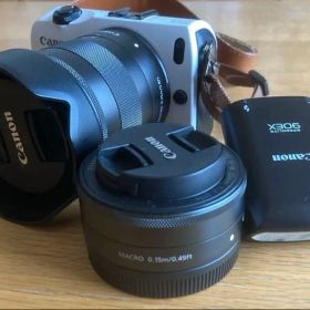 Canon EOS M ミラーレス18-55mm 22mm バッグ ストロボ