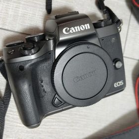 Canon EOS M5 ミラーレスカメラ ブラック