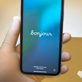 iPhone XR シルバー 本体