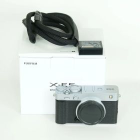 [美品 | シャッター数1,700回] FUJIFILM X-E5 [ボディ シルバー] | FUJIFILM Xマウント