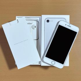 アイフォーン(iPhone)の【付属品新品】iPhone7 シルバー 128GB SIMフリー(スマートフォン本体)