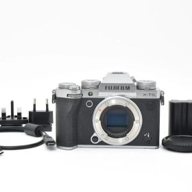 シャッター回数16327回！■美品■ FUJIFILM X-T5ボディ シルバー F X-T5-S