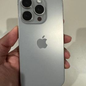 美品 iPhone 15 Pro｜512GB｜SIMフリー版