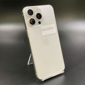【最速発送】 iPhone 15 Pro Max 1TB White Titanium docomo SIMフリー 白ロム【難有】 95%
