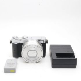 【シャッター回数：2900回】Nikon Nikon1 J5 レンズキット シルバー ミラーレスカメラ 〔NIKON NIKKOR 1 マウント〕