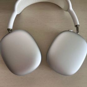 AirPods Max Lightning