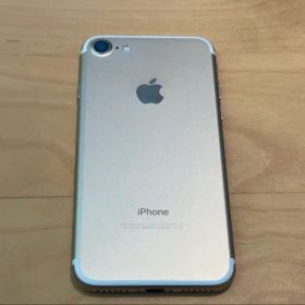 Apple iPhone 7 ゴールド 本体