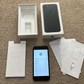 Apple iPhone 7 128GB ブラック