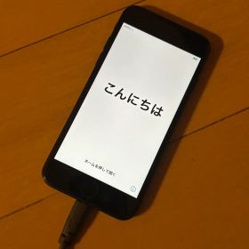 iPhone 7ブラック 本体 スマホ アイフォン simなし