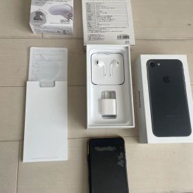 iPhone 7 32GB ブラック 本体 アイフォーン アイホン イヤホン