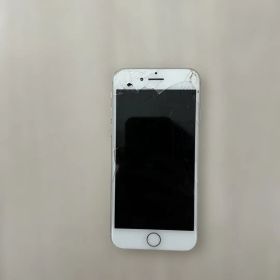 iPhone 7 シルバー 画面ひび割れ
