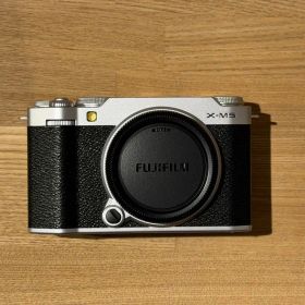 FUJIFILM X-M5 本体のみ