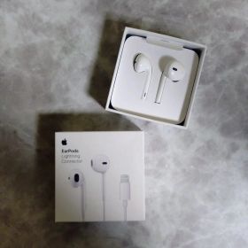 【純正】Apple｜EarPods Lightning Connector