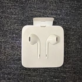 Apple EarPods with Lightning 有線イヤフォン